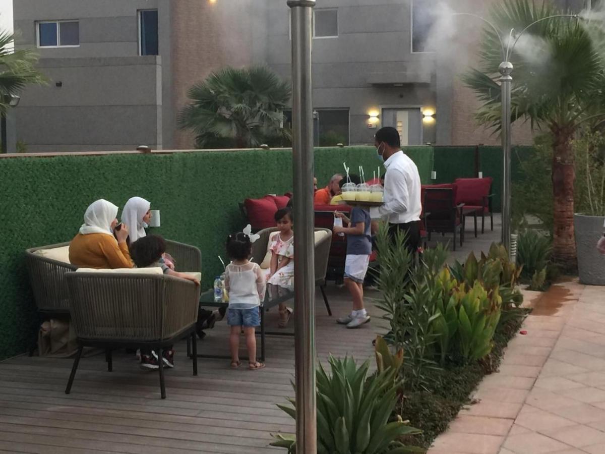 منتجع سوليس فيلا الرياض Solis Villa Resort Rijád Kültér fotó